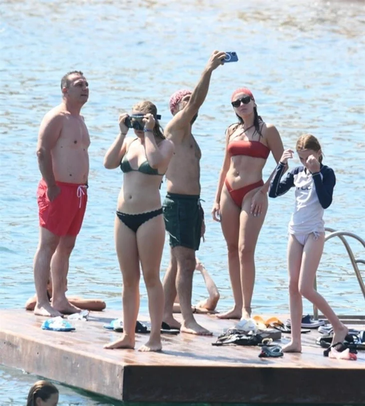 Alina Boz ve sevgilisi Mithat Can Özer tatil sezonunu açtı