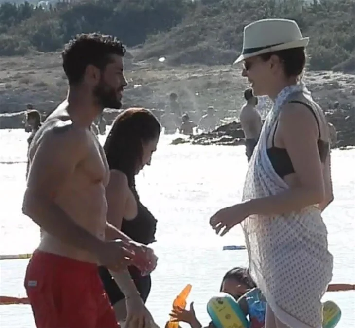 Berk Oktay ve Yıldız Çağrı Atiksoy'un Çeşme tatili!