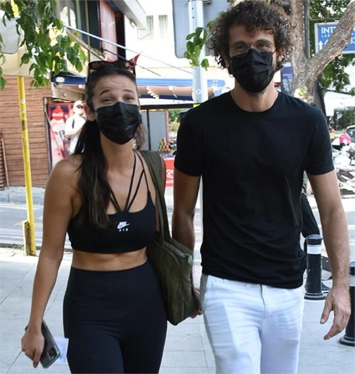 Pınar Deniz-Yiğit Kirazcı ilk kez el ele!