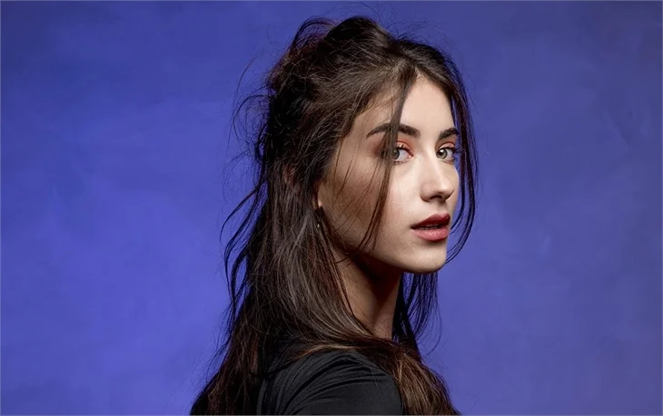 Hazal Kaya: Neden yalnız kaldı koca ülke?