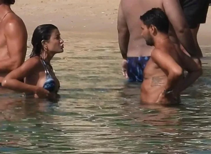 Berrak Tüzünataç, Çeşme'de tatiline devam ediyor!