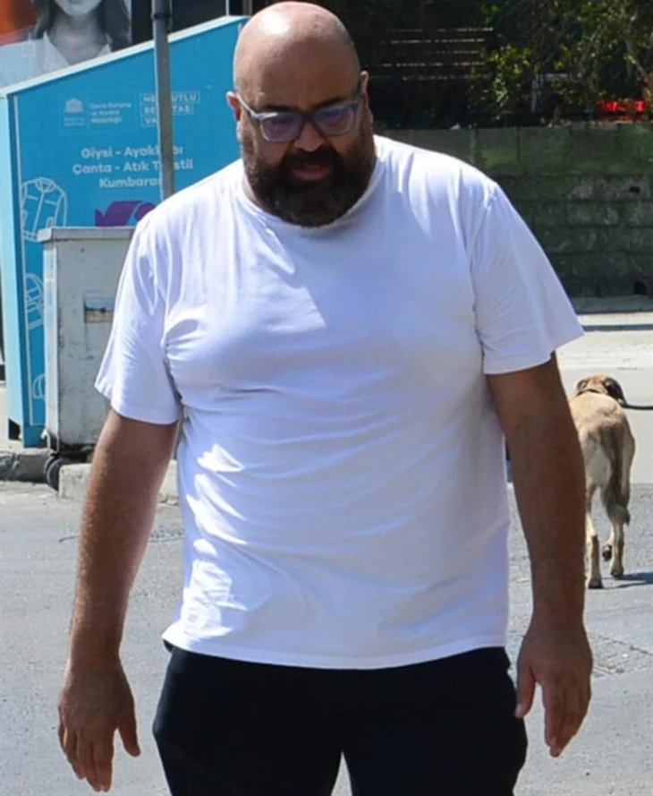 İki yıl önce boşanmıştı... MasterChef Somer Sivrioğlu kız arkadaşı ile görüntülendi