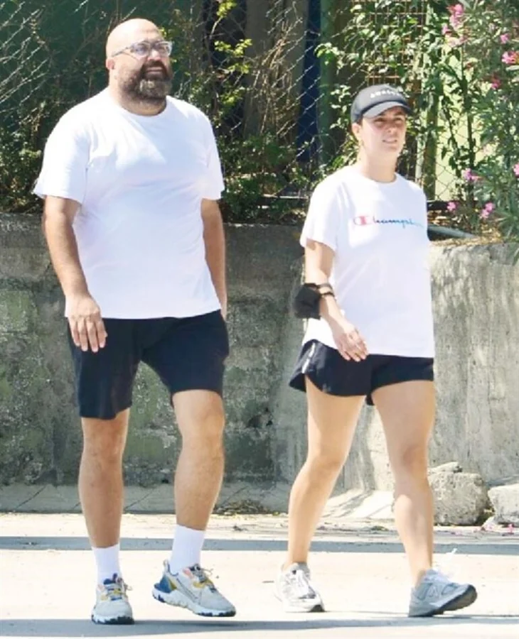İki yıl önce boşanmıştı... MasterChef Somer Sivrioğlu kız arkadaşı ile görüntülendi