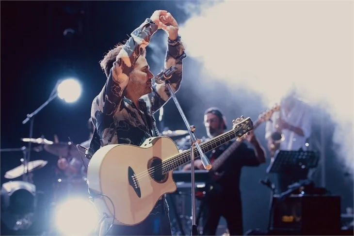 Kenan Doğulu'dan Bodrum'da müzik şöleni!