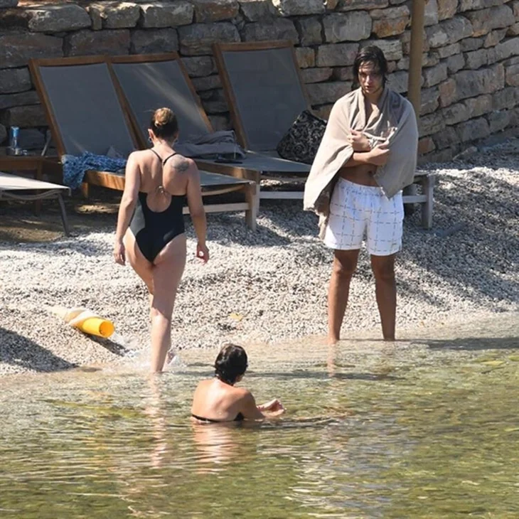 Nurgül Yeşilçay, Bodrum'da yorgunluk atıyor