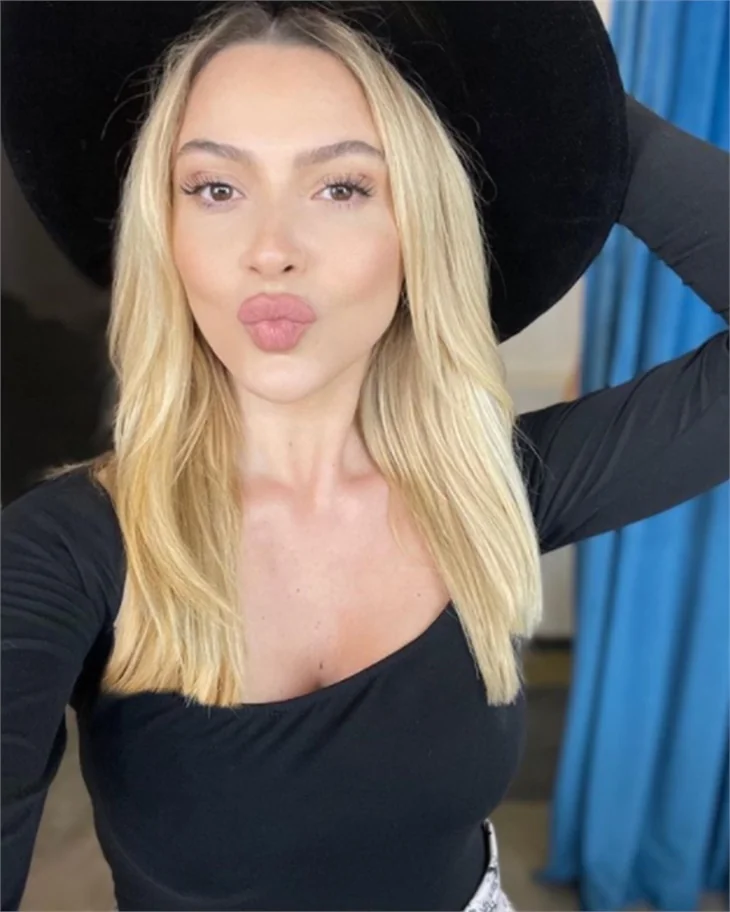 Hadise'den 1.5 milyon TL'lik anlaşma!