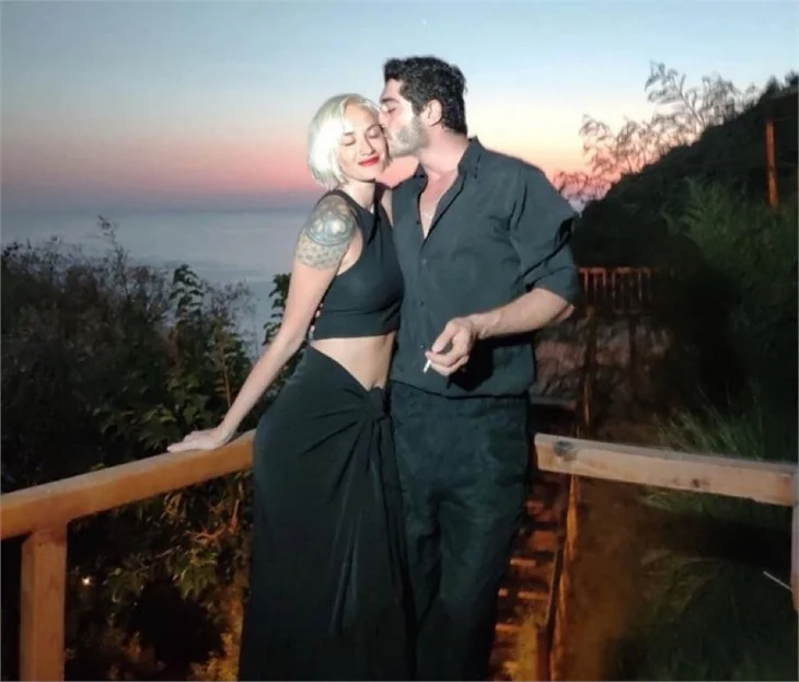 Didem Soydan ve Burak Deniz tatilde!