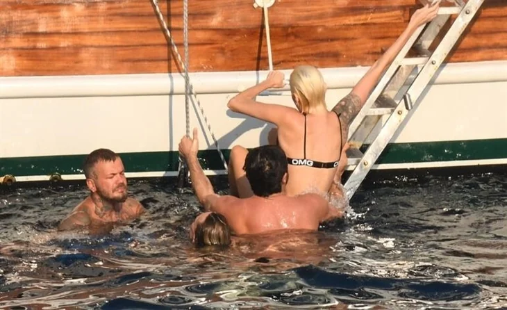 Didem Soydan ve Burak Deniz tatilde!