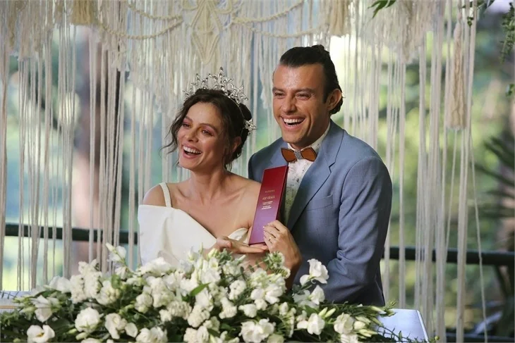 "İlk ve Son" için online gala yapıldı!