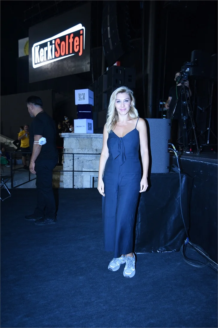 Yıldız Tilbe'yi duygulandıran sürpriz!