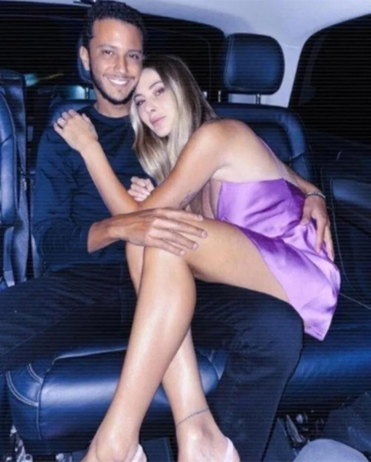 Şeyma Subaşı'nın yüzü gülüyor! Elini bırakmadı