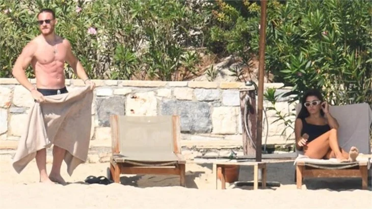 Hande Erçel ile Kerem Bürsin'in romantik tatili!