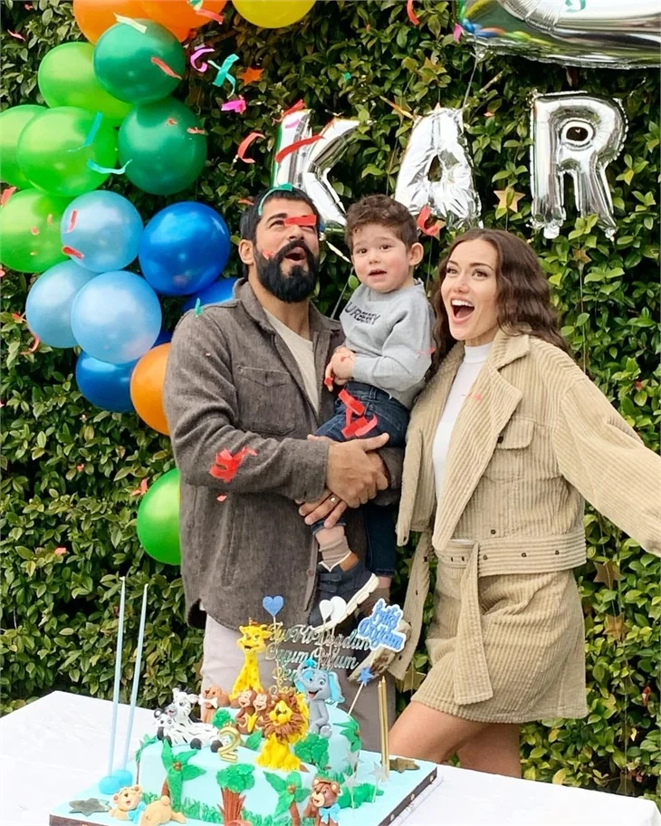 Fahriye Evcen-Burak Özçivit'ten Karan için ikinci dadı!