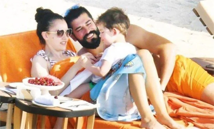 Fahriye Evcen-Burak Özçivit'ten Karan için ikinci dadı!