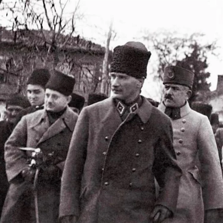Ünlü isimlerden 30 Ağustos Zafer Bayramı paylaşımları