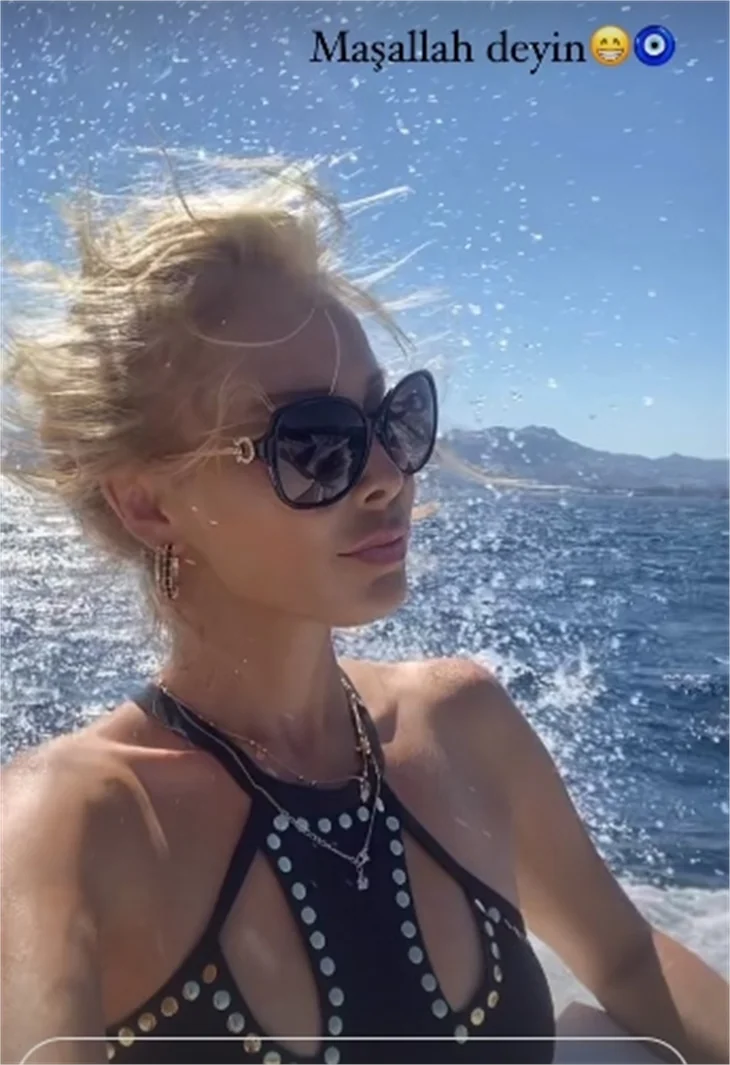 Ayşegül Yıldız'dan yaza veda pozları!