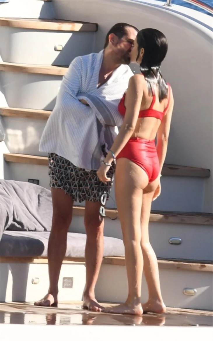 Beren Saat ile Kenan Doğulu tatile çıktı!