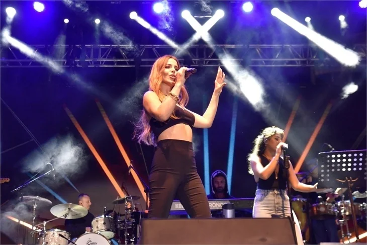 Simge Sağın coşturdu!