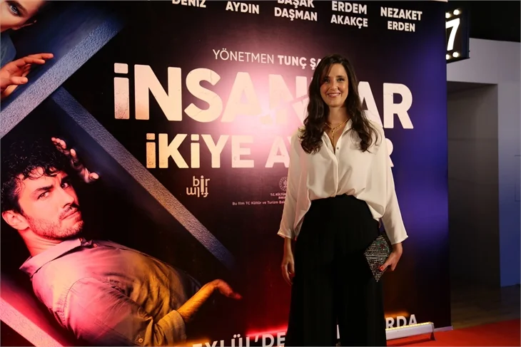 ‘İnsanlar İkiye Ayrılır’ın galasına ünlü akını!