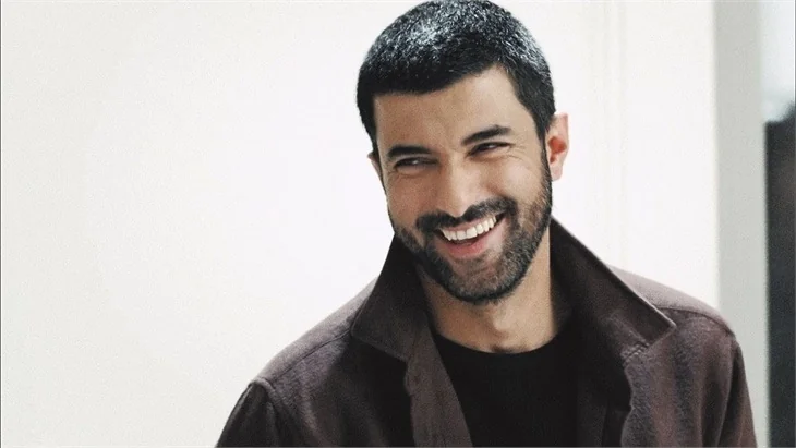 Engin Akyürek’ten bir ilk...