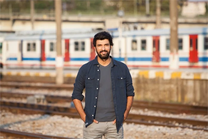 Engin Akyürek’ten bir ilk geliyor!