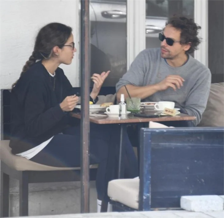 Metin Akdülger ve Cansu Akın ilk kez görüntülendi