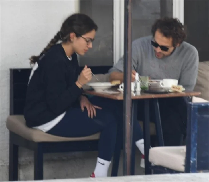 Metin Akdülger ve Cansu Akın ilk kez görüntülendi