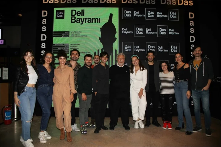 ‘Deli Bayramı’nın prömiyerine ünlüler akın etti!