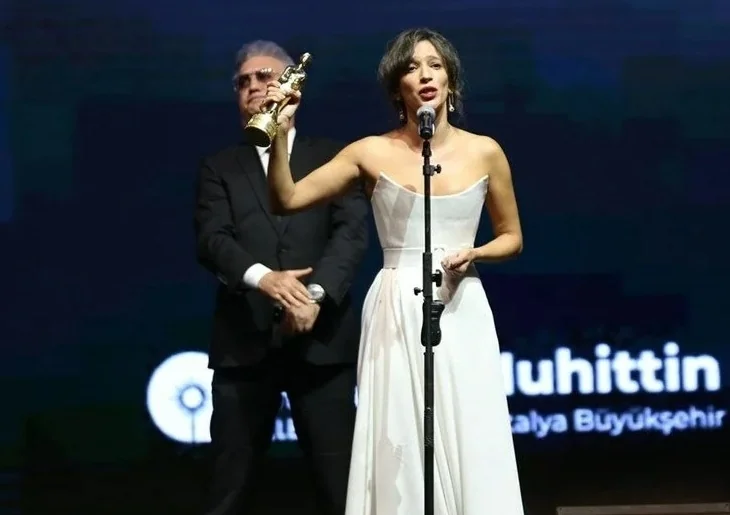 Altın Portakal'a damga vuran olay! Nihal Yalçın'dan Tamer Karadağlı'ya sert tepki!