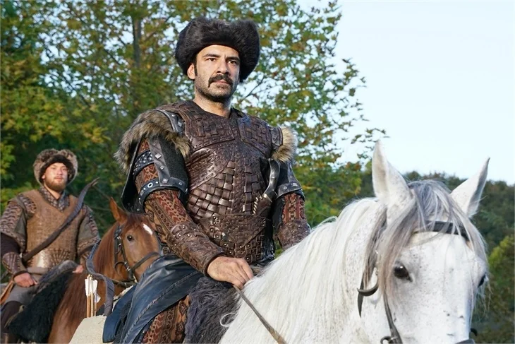 ‘Kuruluş Osman’ı Turgut Alp'i Rüzgar Aksoy: "Kendini adamadan burada olmana imkan yok"