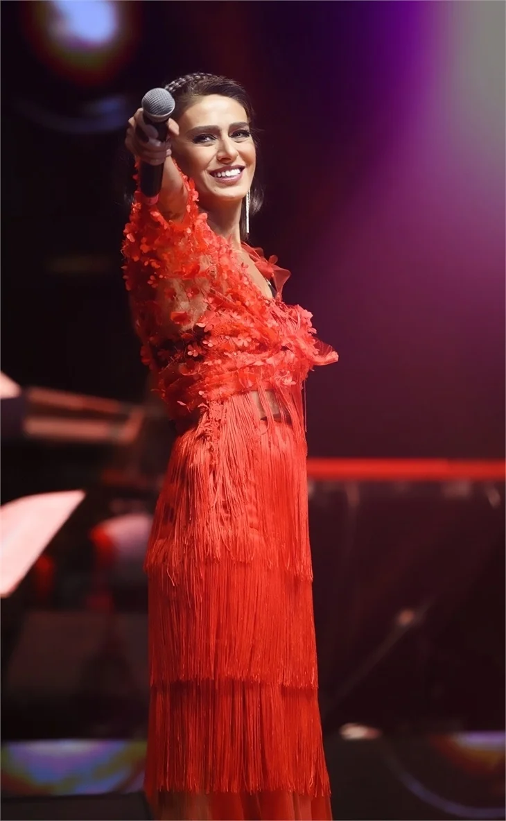 Yıldız Tilbe'den Harbiye'de unutulmaz konser