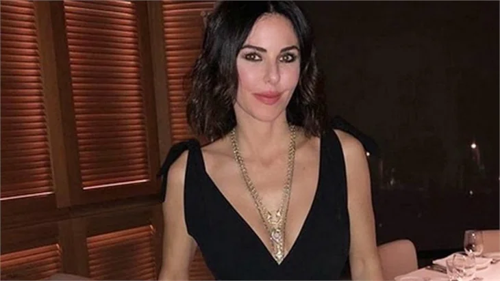 Defne Samyeli: "DM yoluyla yürümek nedir?"