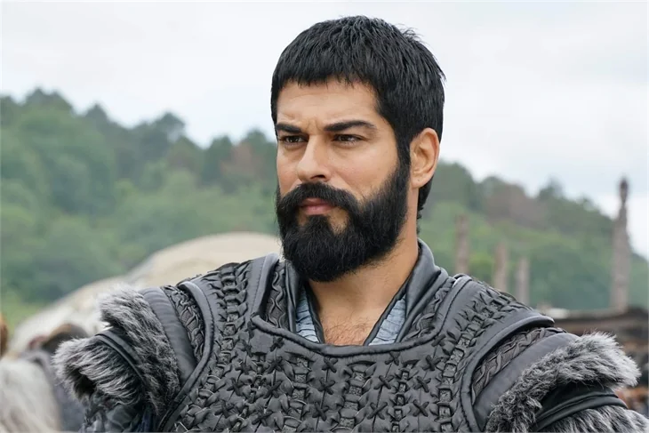 Burak Özçivit hakkında set çalışanlarına hakaret ettiği iddiasıyla soruşturma