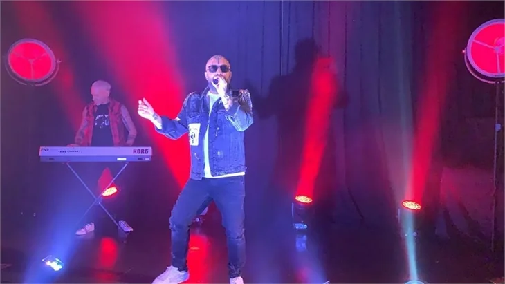 Uriel’den bir cover daha: ‘Nerdesin’