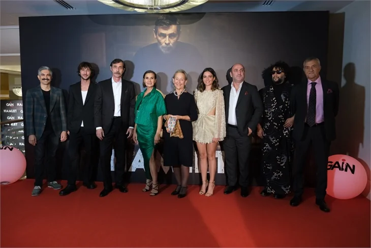 “Hamlet”in galasına yıldız yağdı!