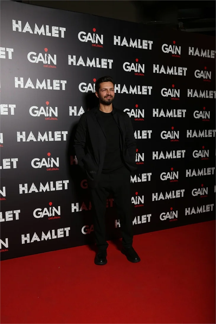 “Hamlet”in galasına yıldız yağdı!