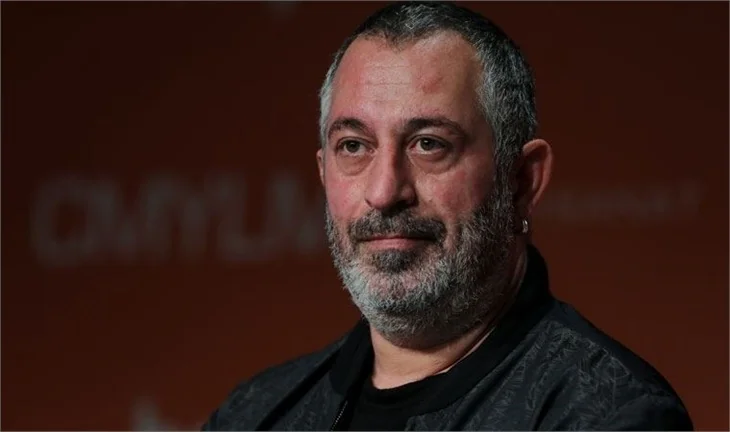 Cem Yılmaz'dan aşı karşıtlarına 'Viagra'lı tepki!