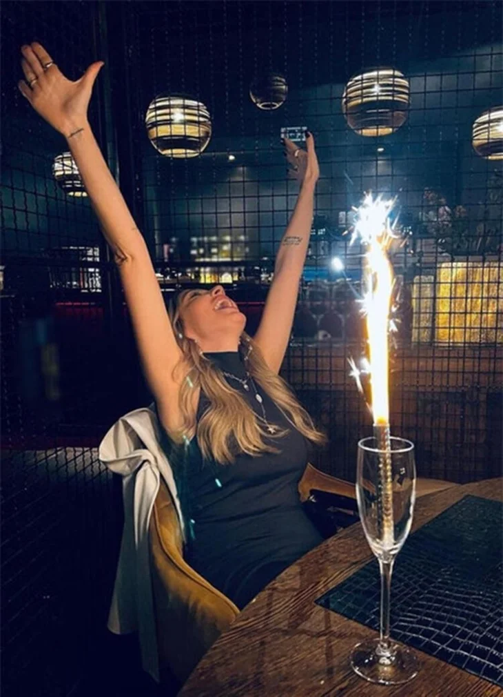 Hadise ile Mehmet Dinçerler, Paris'te aşka geldi