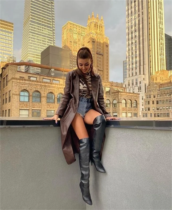 Hande Erçel'in New York pozları...