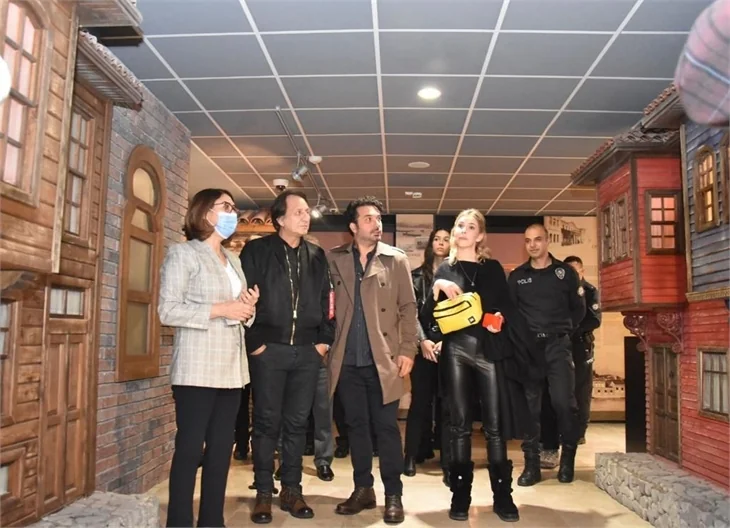 'Arka Sokaklar' ekibi Polis Müzesi’ni ziyaret etti