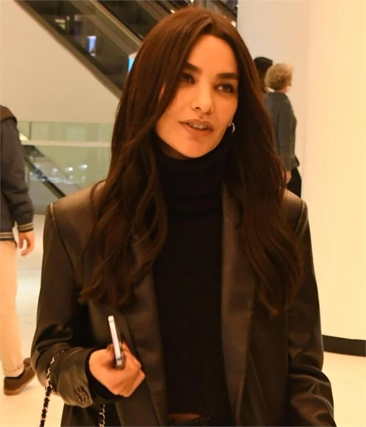 Hazal Filiz Küçükköse'nin AVM stili!