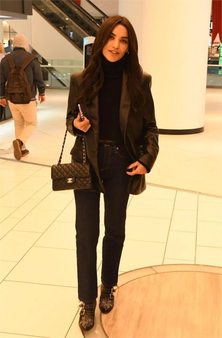 Hazal Filiz Küçükköse'nin AVM stili!