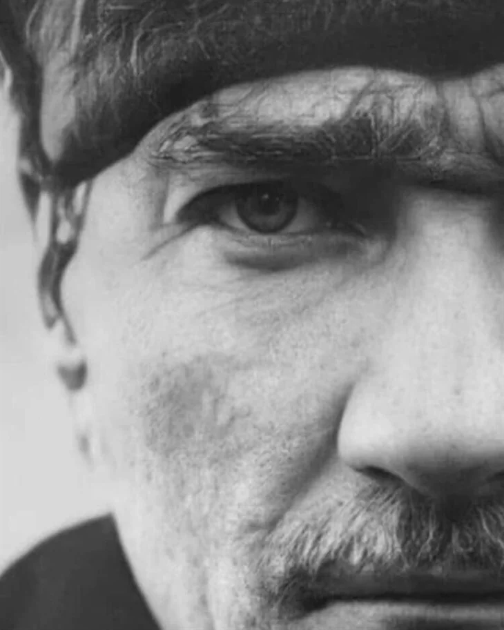 Ünlü isimlerden 10 Kasım paylaşımları