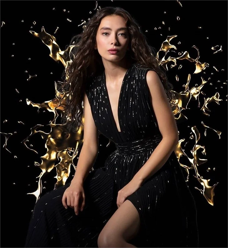 Neslihan Atagül, 'Yılın Uluslararası Kadın Oyuncusu' seçildi