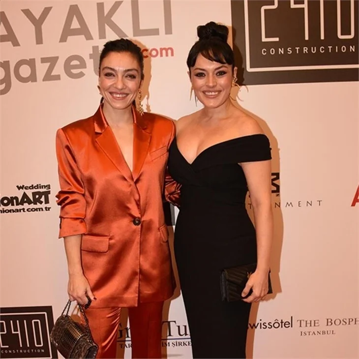 Ezgi Mola'nın isyanı: "Yapılanlar çok acımasız ve terbiyesizce!"