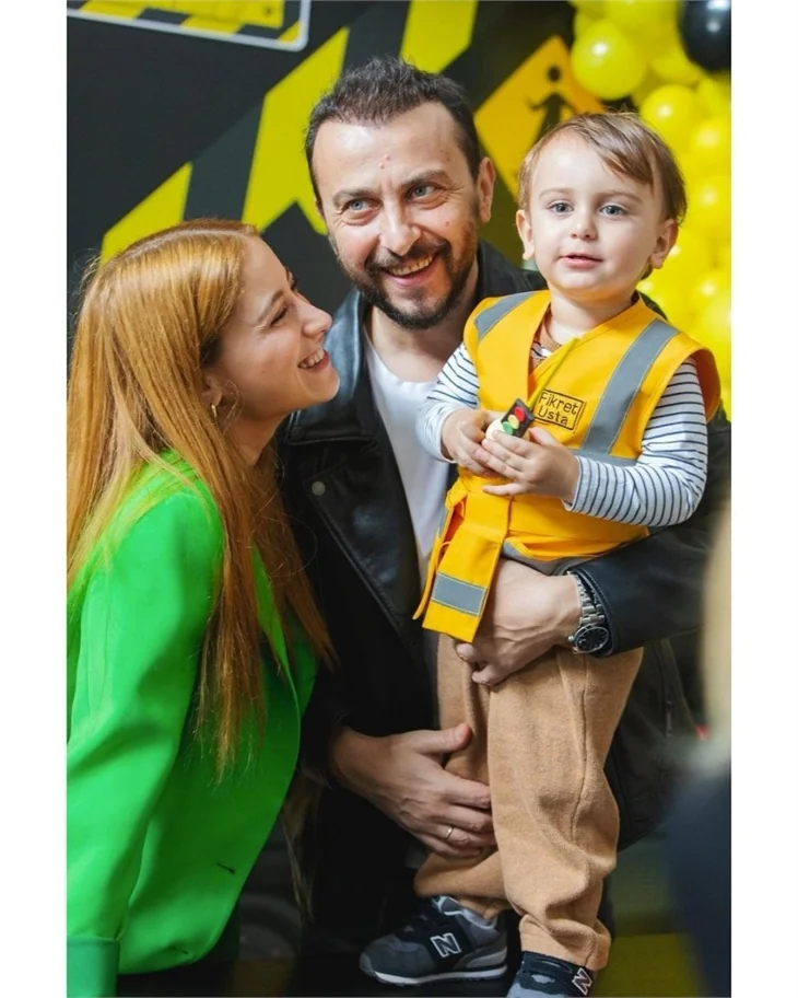 Hazal Kaya: Acayip kocam köylüyüm ve Ali'ye çok aşığım