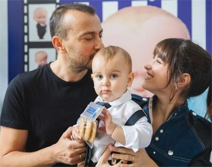 Hazal Kaya: Acayip kocam köylüyüm ve Ali'ye çok aşığım
