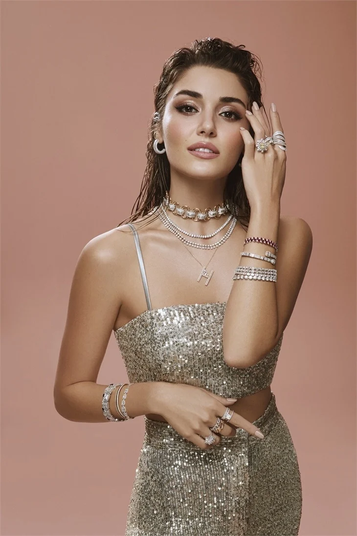 Hande Erçel'den dev anlaşma!