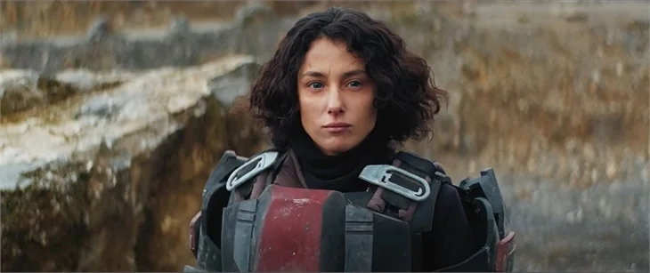 Cansu Tosun yurt dışında rol aldığı tanıtım filmindeki aksiyon sahneleriyle dikkat çekti!