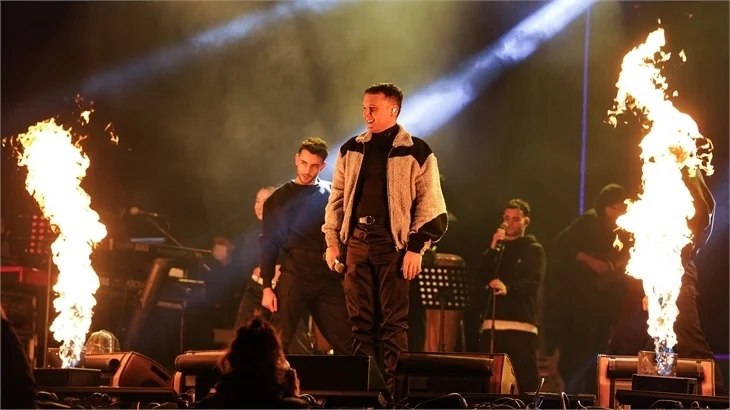 Edis 0 derecede 5 bin kişiye konser verdi!